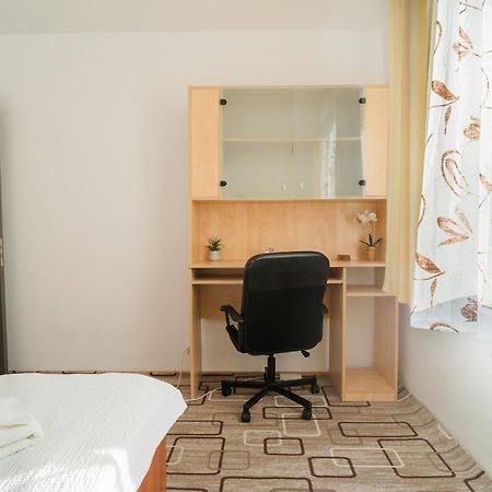 Rustic & Spacious 3Br Apartment Bucharest Exterior photo