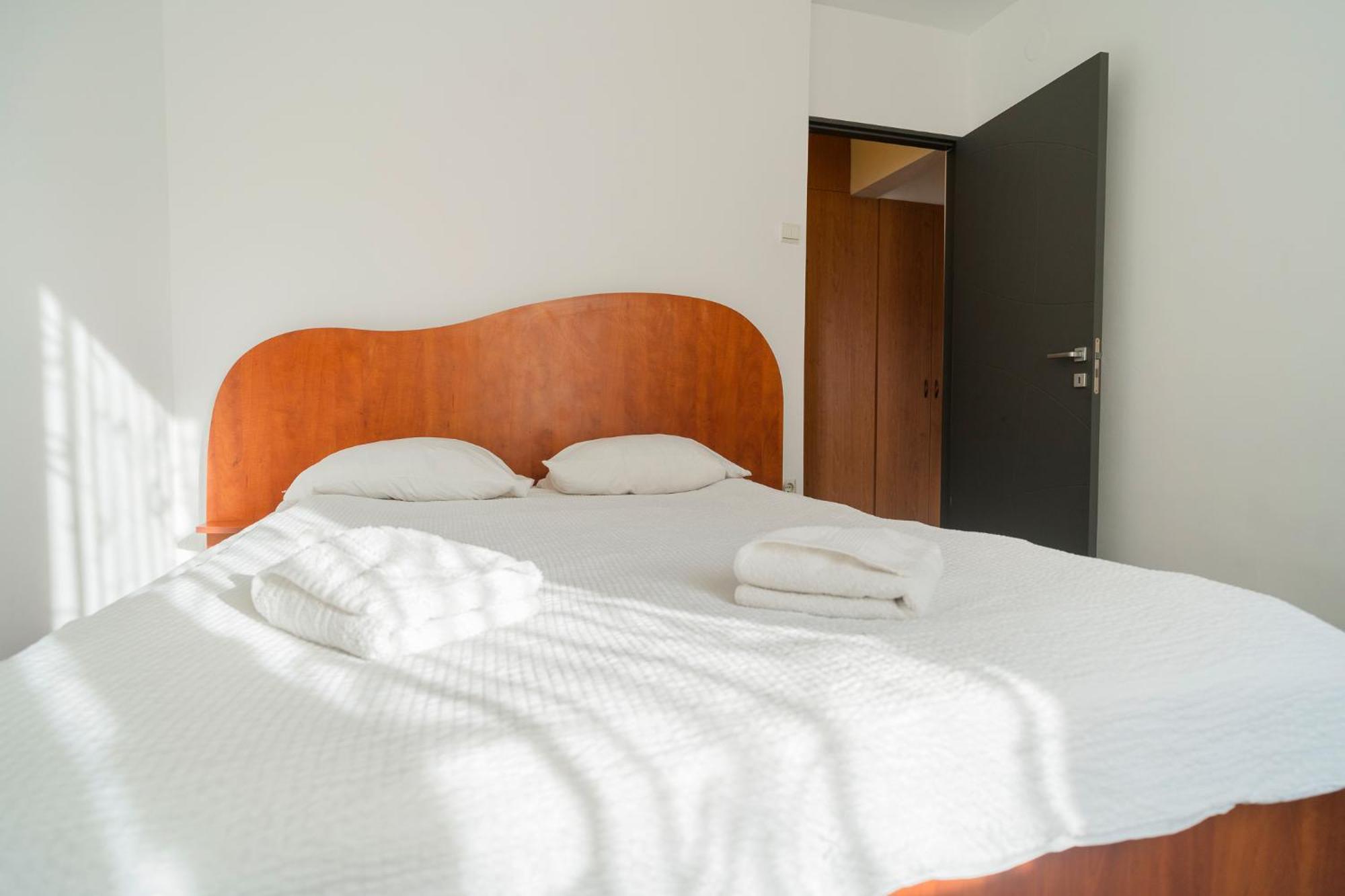 Rustic & Spacious 3Br Apartment Bucharest Exterior photo