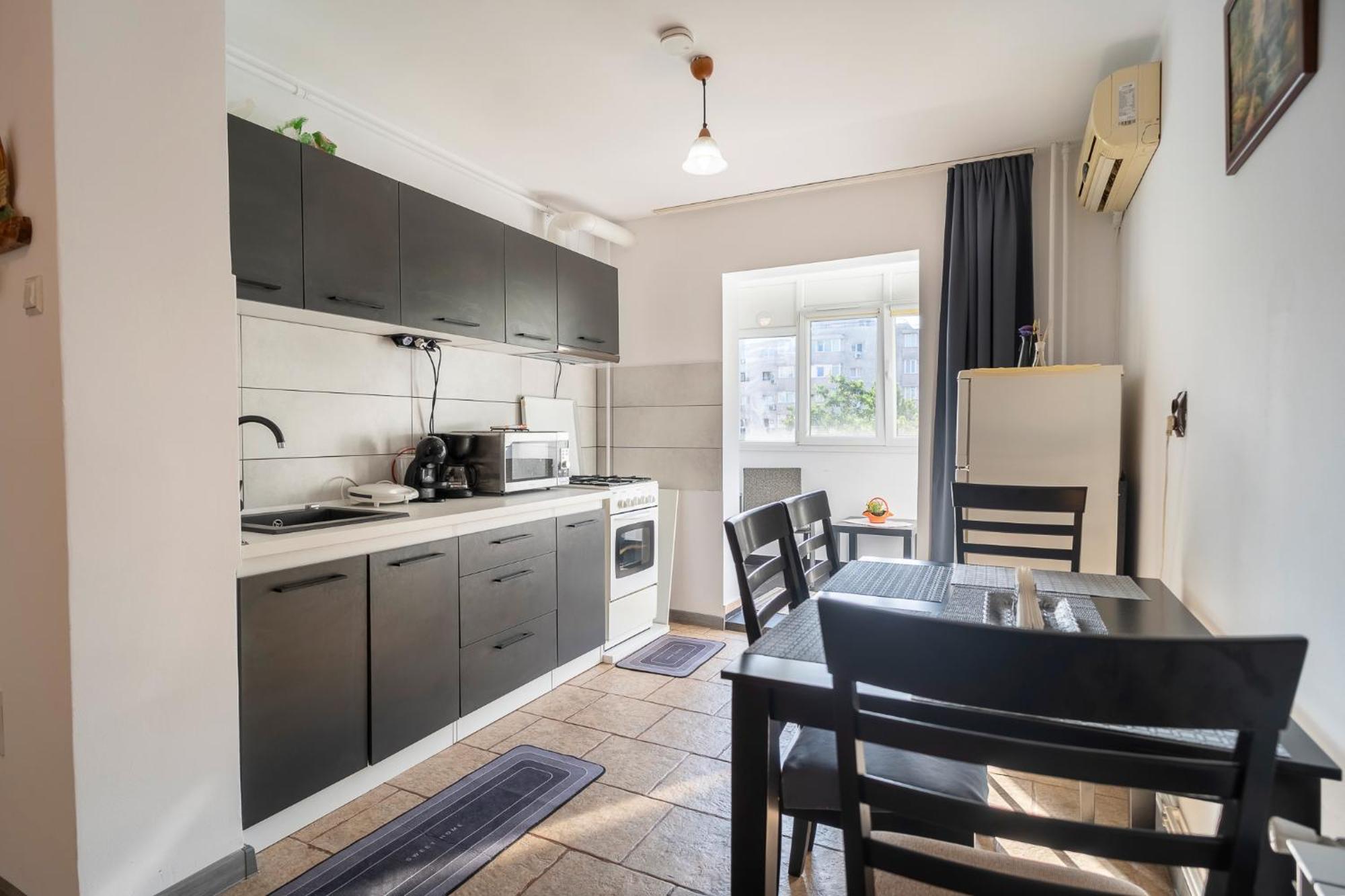 Rustic & Spacious 3Br Apartment Bucharest Exterior photo