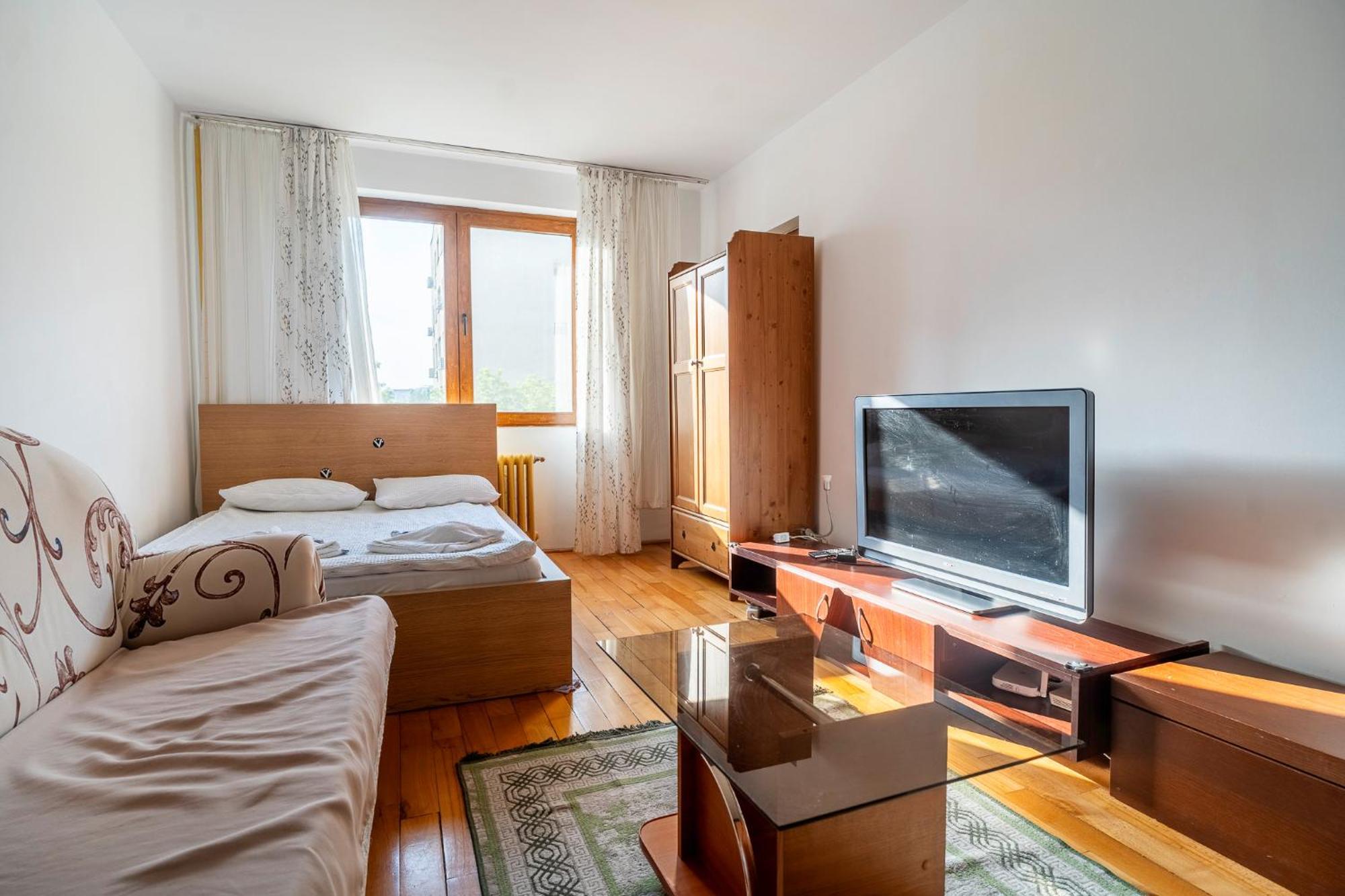 Rustic & Spacious 3Br Apartment Bucharest Exterior photo