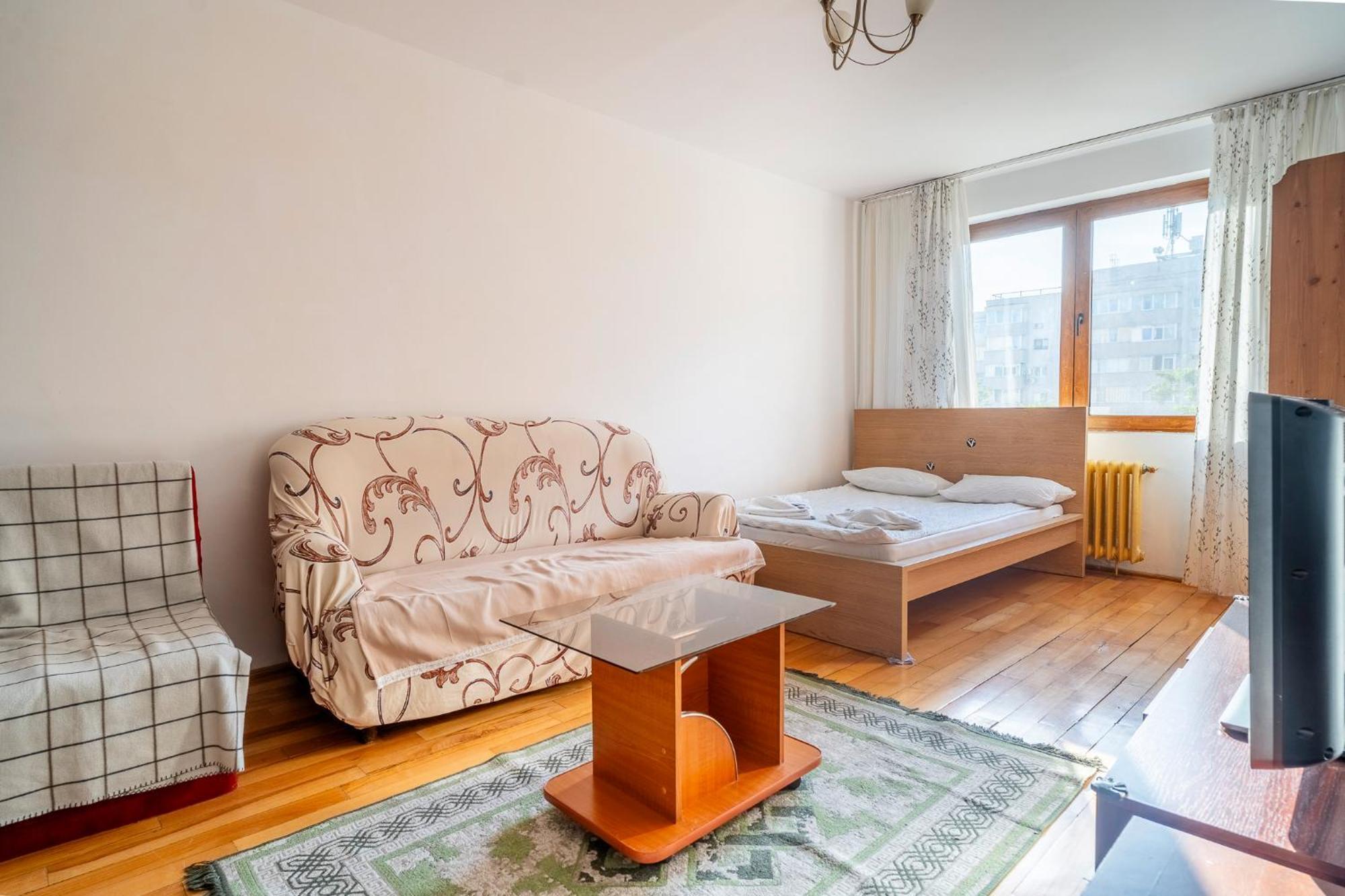 Rustic & Spacious 3Br Apartment Bucharest Exterior photo